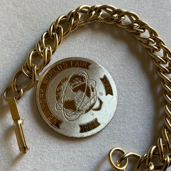 Vintage Retro Charm Bracelet New York World's Fair 1964-65 Souvenir Silver Gold - Picture 13 of 16